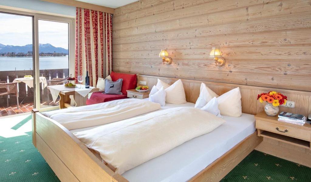 Gaestehaus Gruenaeugl Am See เกอชตัดท์ อัม คิมซี ภายนอก รูปภาพ